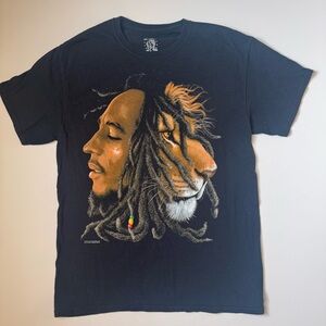Bob Marley Black Graphic T-Shirt with Lion Mane Design Size Medium